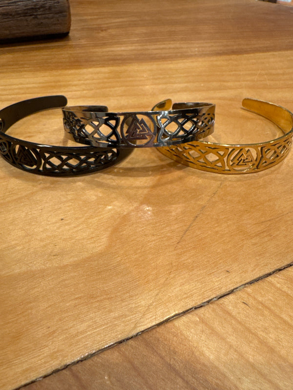 Celtic Knot Etched Cuff