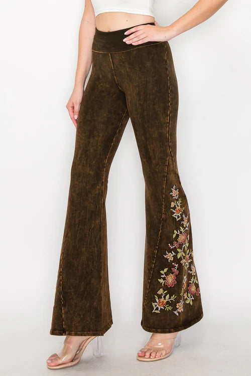 T-Party Flowers Embroidered Flare Yoga Pants