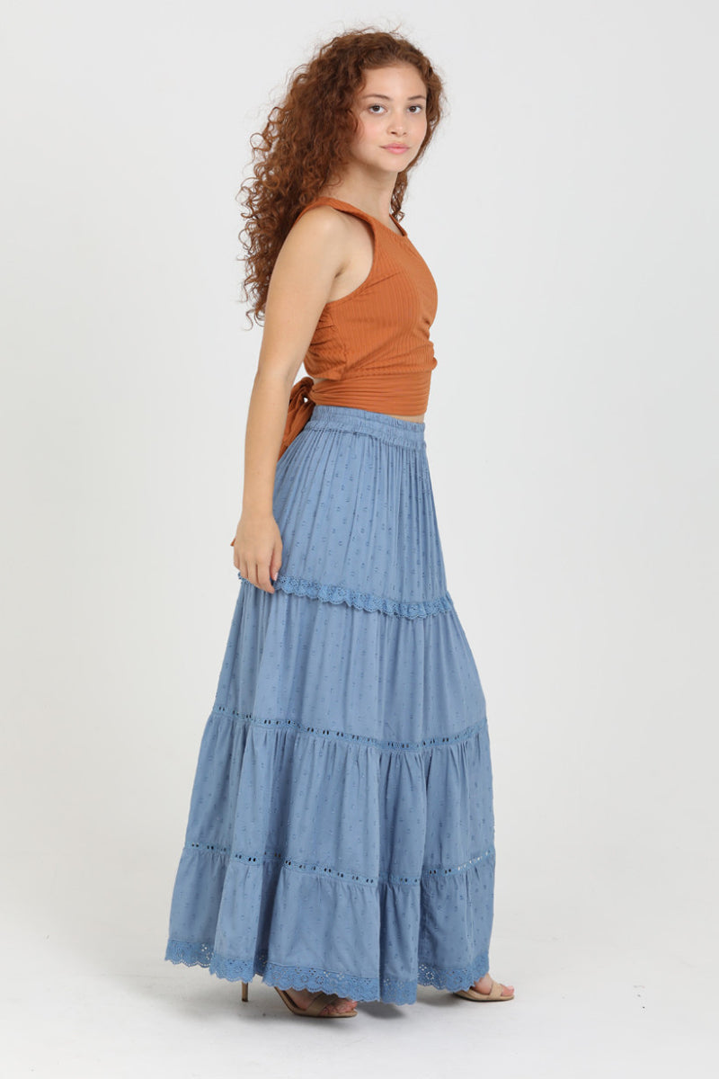 Maxi skirt with eyelets