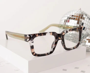 Spotlight- Sand Quartz/ Green Peepers