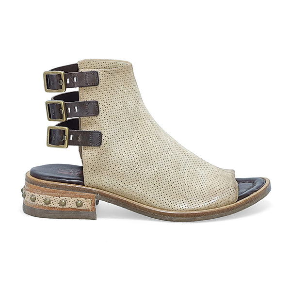 Gage Buckle Sandal - Taupe